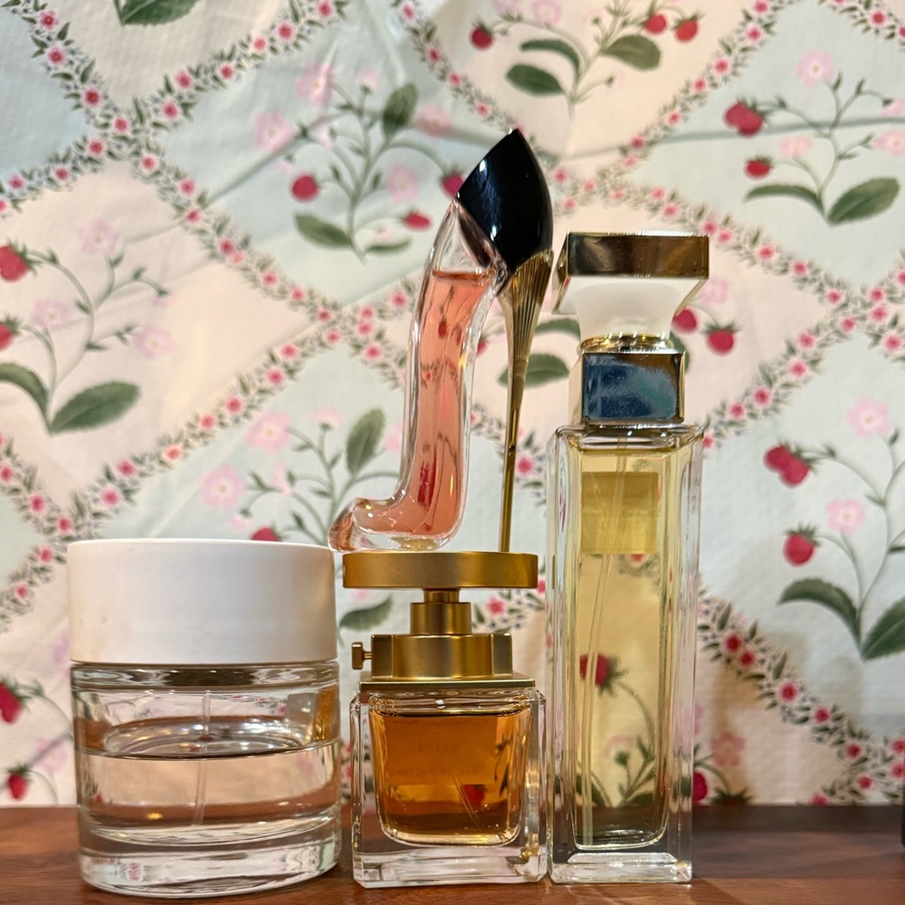 Bundle of Small Travel Mini Size Perfume - Picture 5 of 9